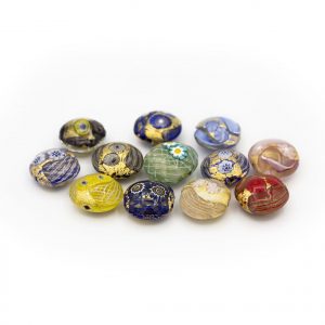 PERLA IN VETRO A LUME - FORMA LENTICOLARE CON FOGLIA D'ORO, MURRINE E FILIGRANA- FINITURA LUCIDA