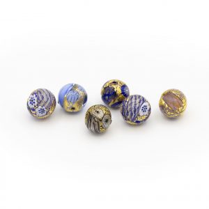 PERLA IN VETRO A LUME - FORMA SFERICA CON FOGLIA D'ORO, MURRINE E FILIGRANA - FINITURA LUCIDA