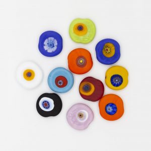 PERLA IN VETRO A LUME DI FORMA SCHIACCIATA CON MURRINE - FINITURA SATINATA