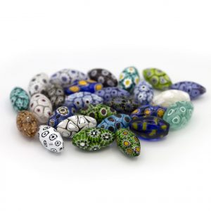 PERLA IN VETRO A LUME - FORMA OVALE CON MURRINE - FINITURA LUCIDA